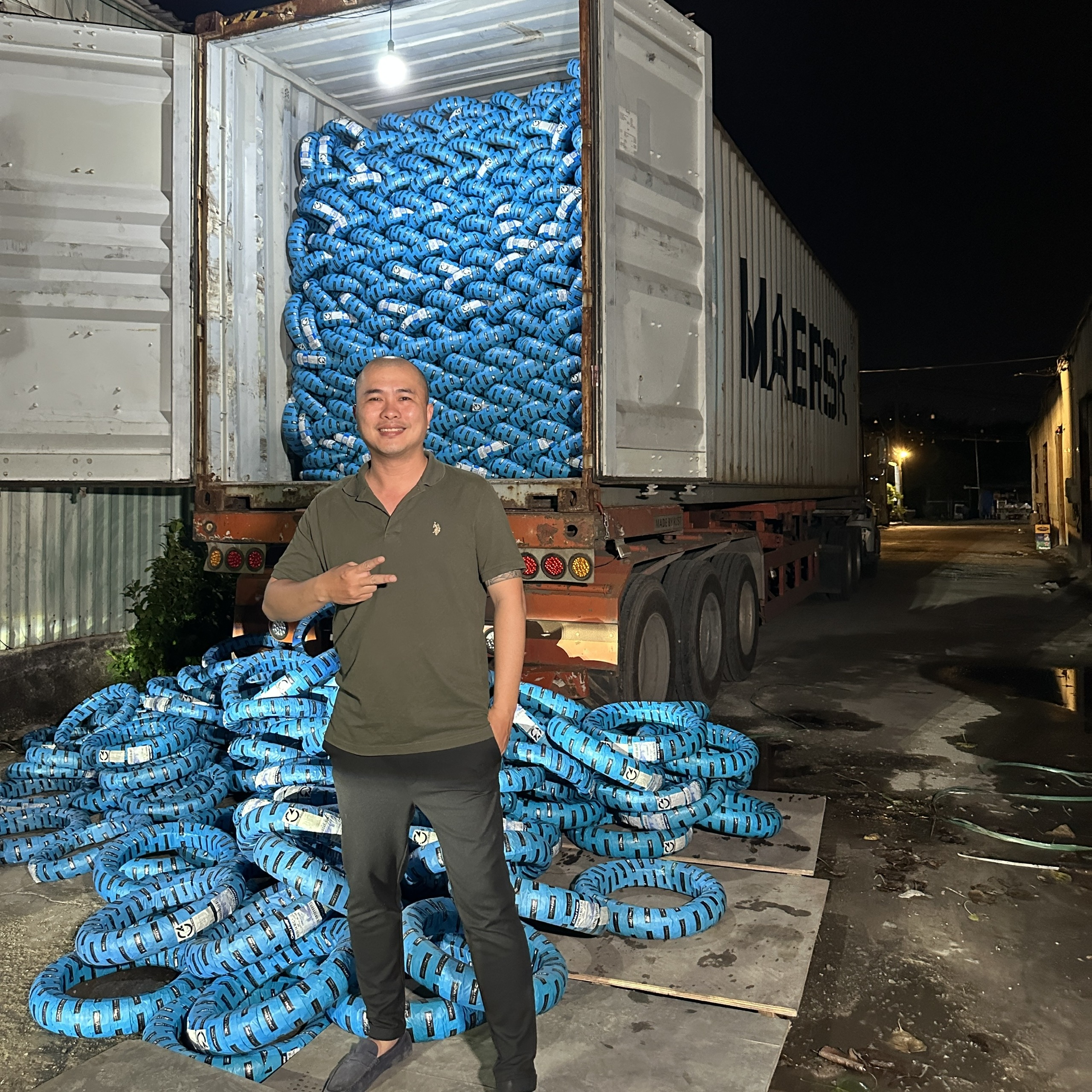 Hàng cập bến tháng 04/2024